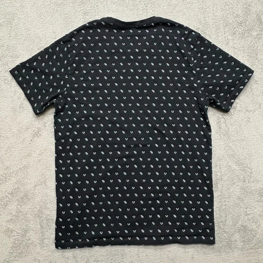 True Religion All Over Print T Shirt Mens Small Black‎ Short Sleeve Crew
